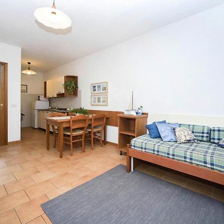 Terraced House In The Ca' Del Pino Holiday Complex With Communal Pool In Bibione Exterior photo